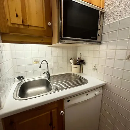 Carroley B - 2 Pieces Pour 5 Personnes 04 Macot-la-Plagne